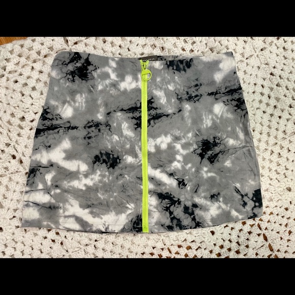 💚No One Cares💚 Neon Abstract Zip Up Mini Skirt - Picture 1 of 2